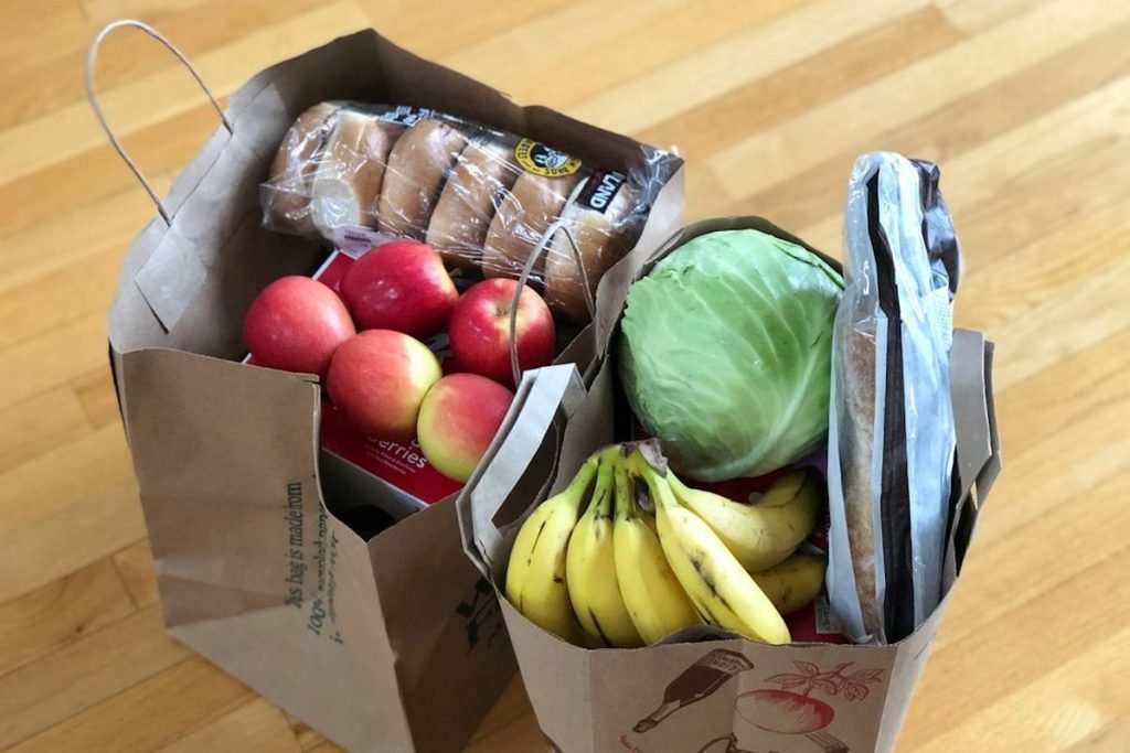Jak bezpiecznie zrobić zakupy spożywcze i zachować właściwą temperaturę produktów?